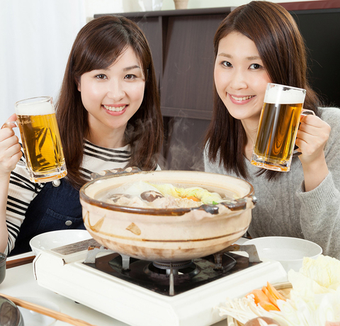 Młode japonki podczas gotowania