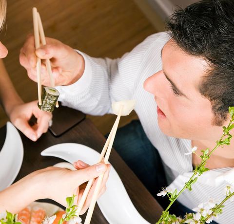 Romantyczna kolacja z sushi
