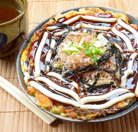 Modanyaki Okonomiyaki Pizza