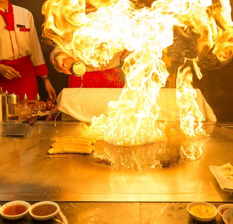 Płonący grill Japonia