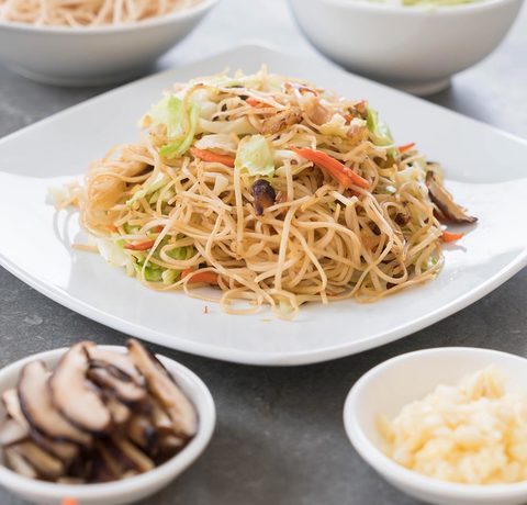 Danie Yakisoba - Sposób podania